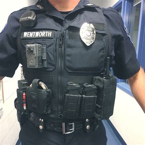 outer vest carrier police